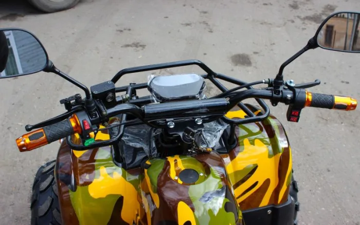 Электроквадроцикл Mytoy T-100 Желтый камуфляж — изображение 6