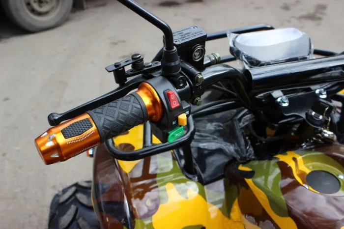 Электроквадроцикл Mytoy T-100 Желтый камуфляж — изображение 7