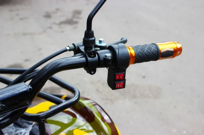 Электроквадроцикл Mytoy T-100 Желтый камуфляж — изображение 8