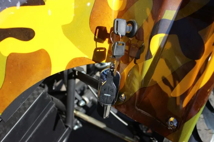 Электроквадроцикл Mytoy T-300 1000W Желтый камуфляж — изображение 7