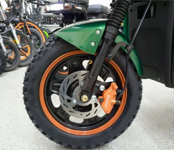 Электроскутер Gbike Troika 1500W 60V38A — изображение 8