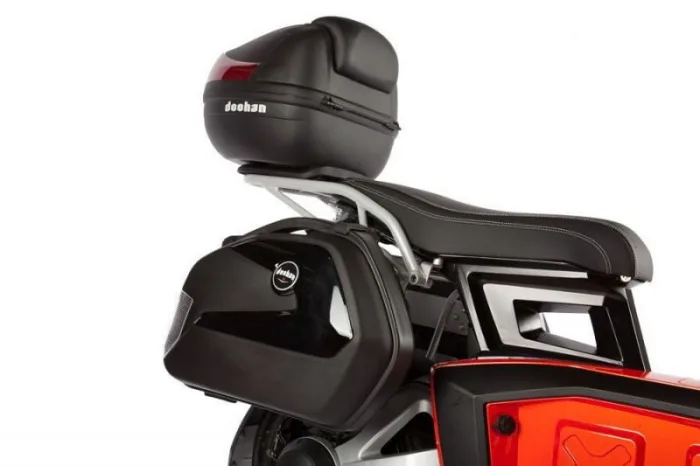 Электроскутер Doohan iTank EV3 Pro 1500W Red 2 Аккумулятора 60V26Ah+Кофры+Чехол+Перчатки — изображение 4