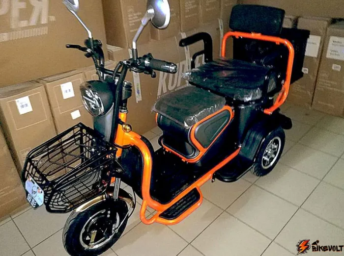 elektrotritsikl-green-city-s2-v4-0 Электротрицикл Green City S2 V4 двухместный c корзиной — изображение 1