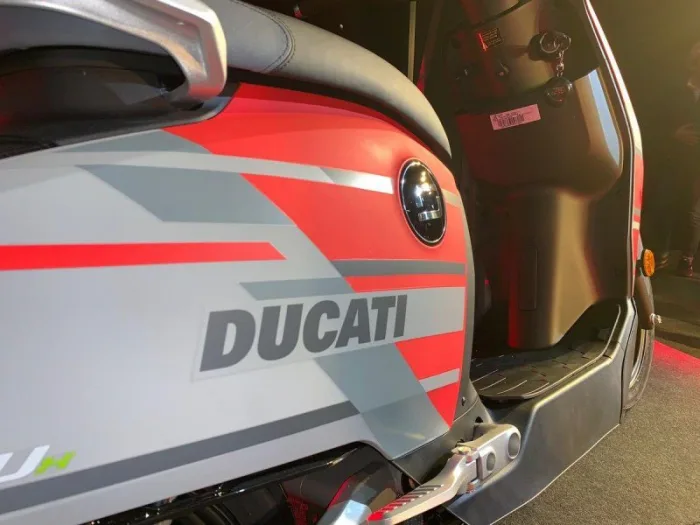 Электроскутер Super Soco CUX Ducati Special Edition — изображение 9