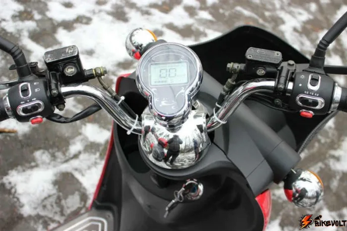 Трехколесный электроскутер Vespa Pro 60v 20Ah 1000w — изображение 6